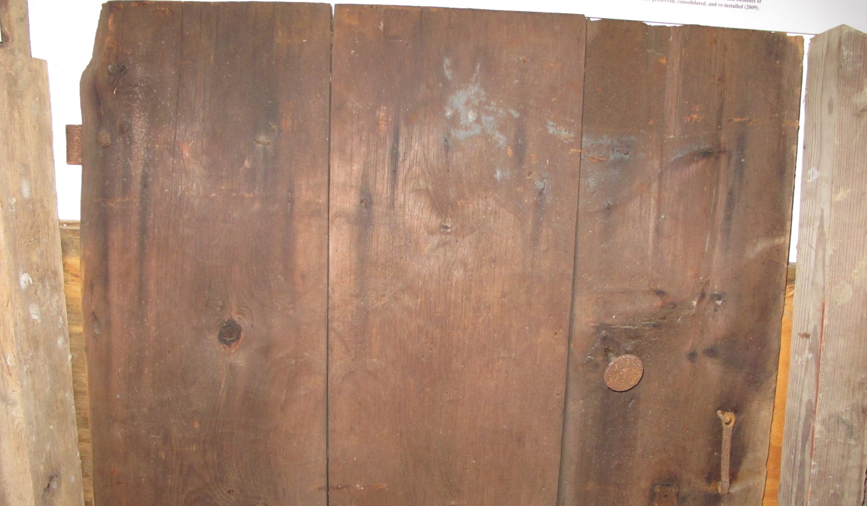 Kitchen doorway, image 7