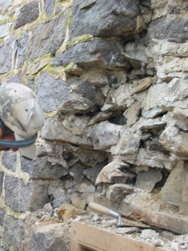 #13 - 1632:Stable adjacent wall toothed for bonding to restored wall area