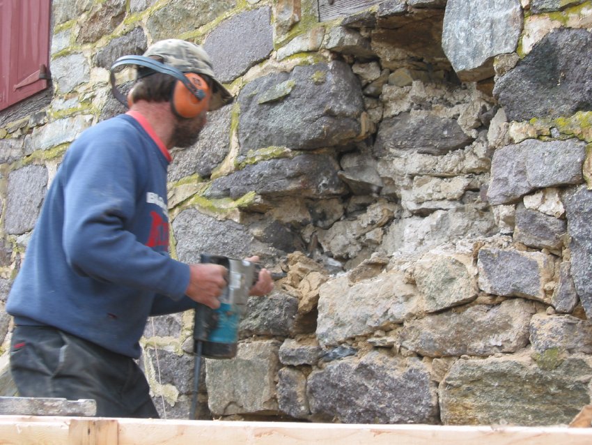 #6 - 1625:Drilling modern and early mortar from exterior wythe