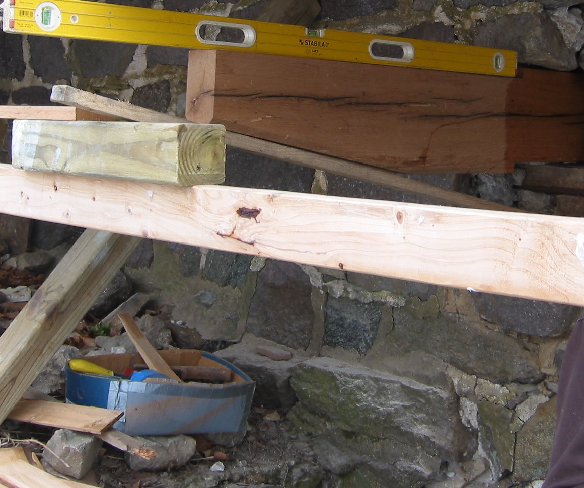 DeTurk , S outlooker over kitchen door set into the header (2009)