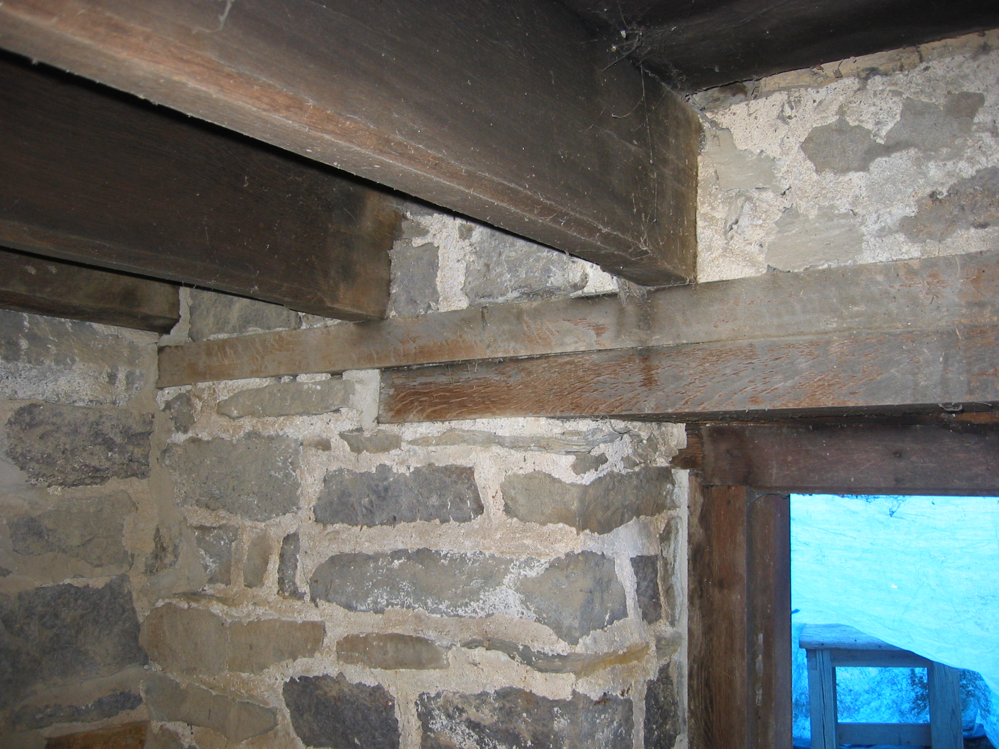 Interior view of DeTurk relieving lintel and upper tie plate (2009)