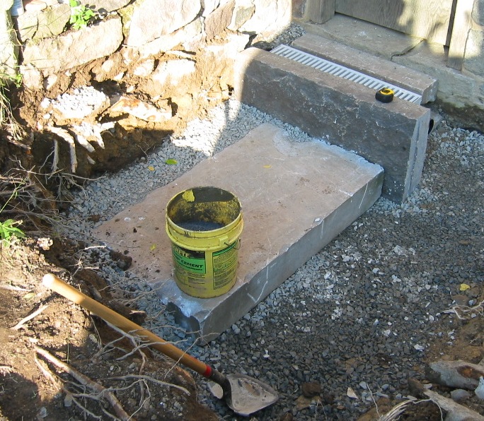 0016: granite riser & B3 in final alignment on 2B stone and screenings bed