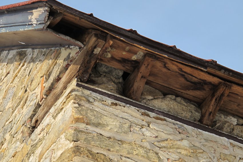 #4: Keim House coved cornice framing detail