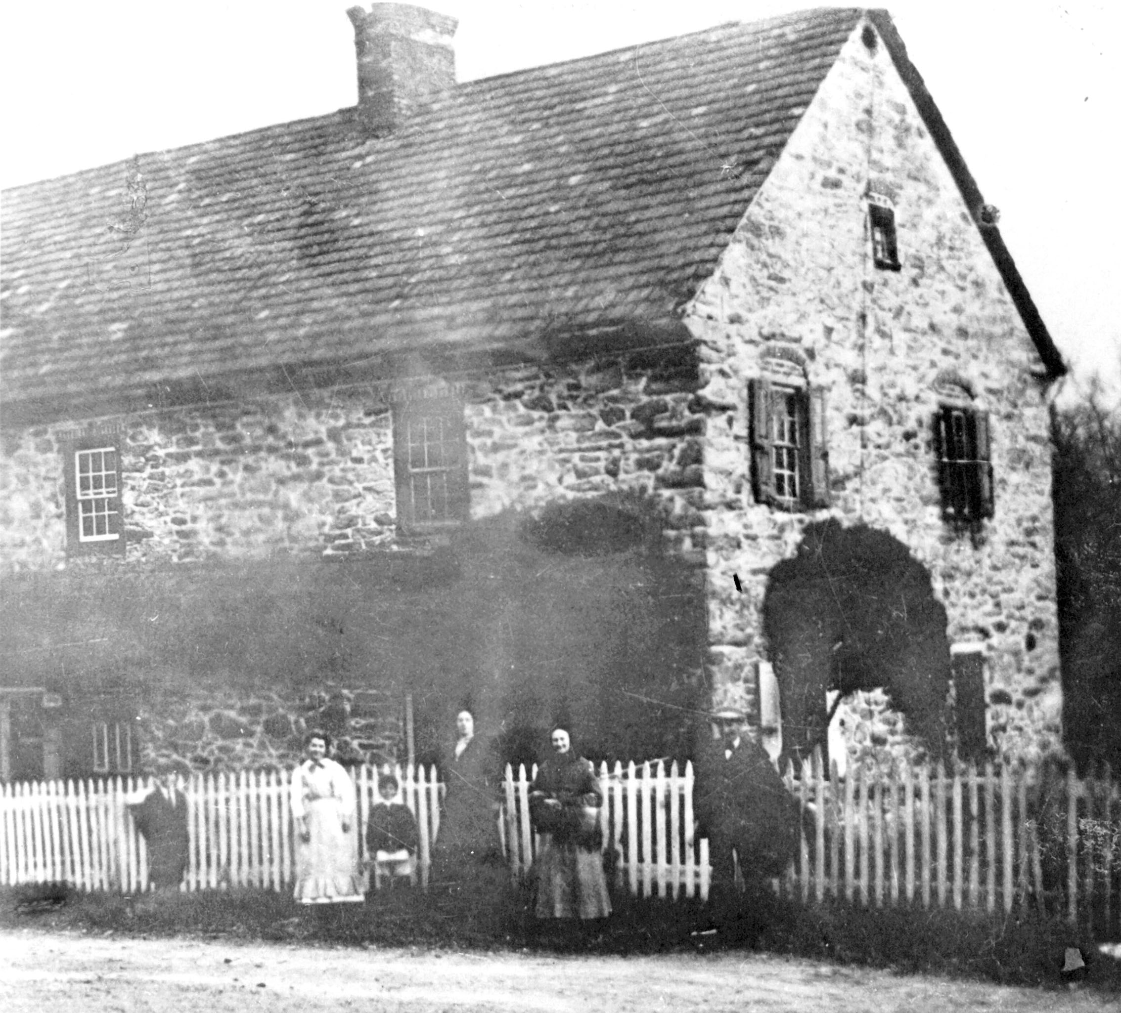 #11, KHPH13-1: c. 1912 NW perspective photo, no gable-end porch