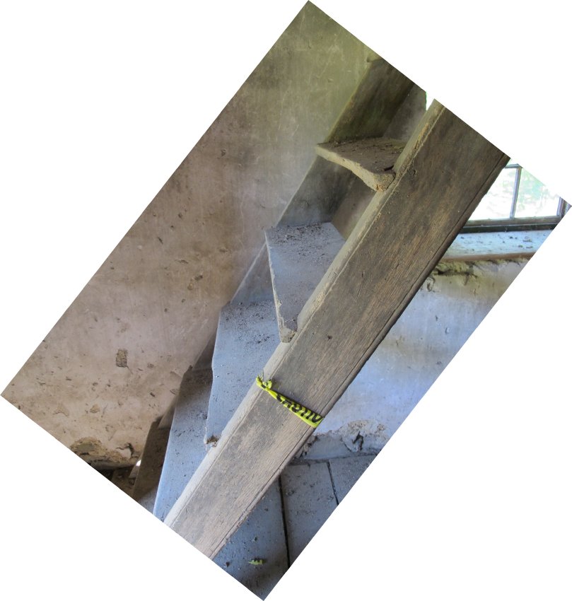 #4, 1065: Side view of step ladder.