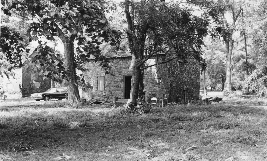 Morlatton Village Riverside, aftermath of 1972 flood