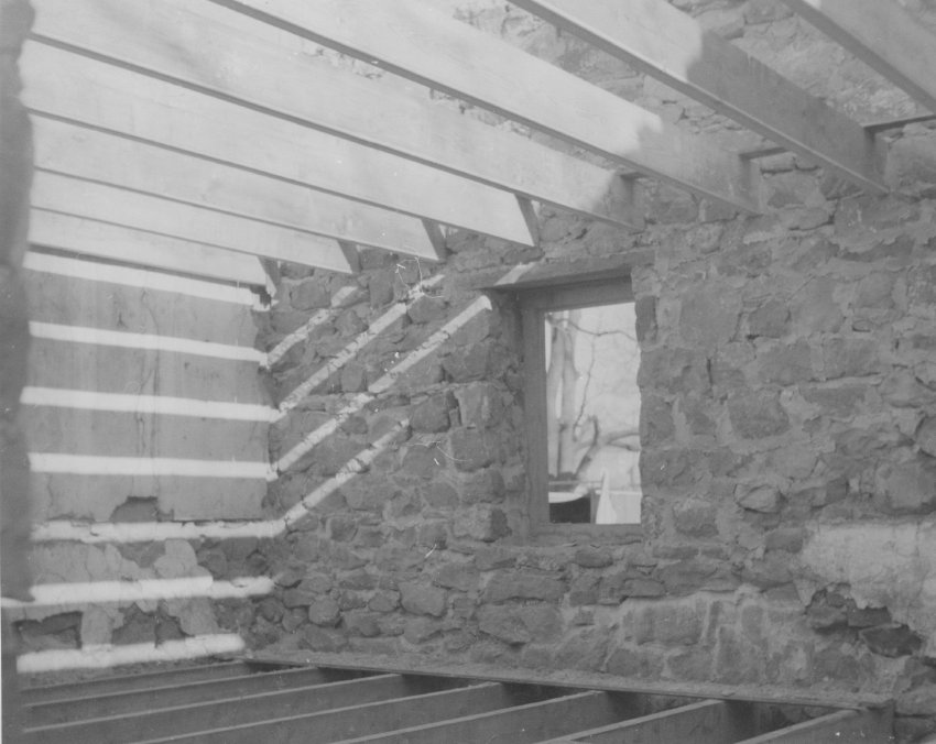 Michael Fulp House, replaced floor joists, SE interior perspective (1970