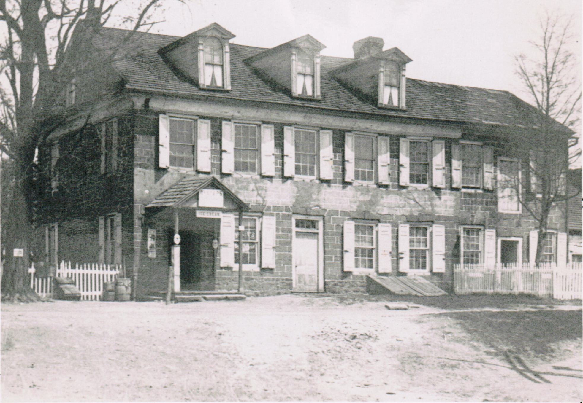 George Douglass House, National Register nomination photos, #43 (2008)