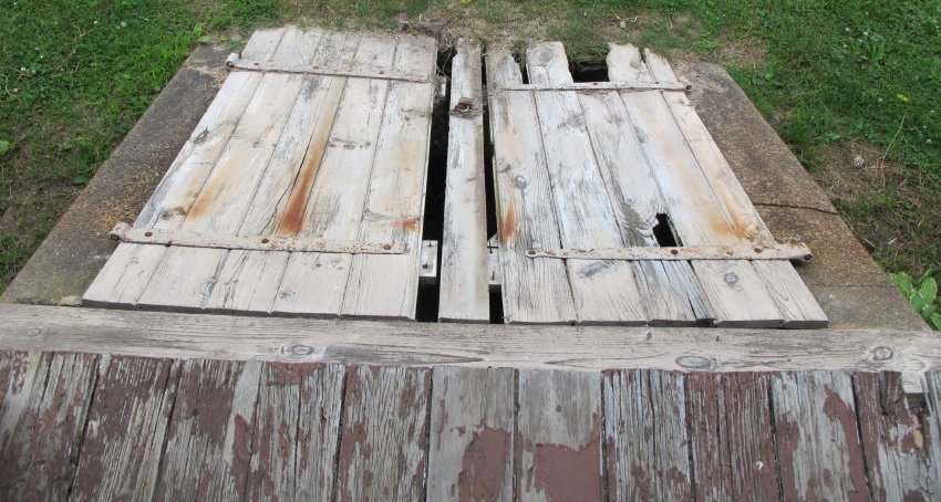 4180-1930s Keim House "bulkhead" doors