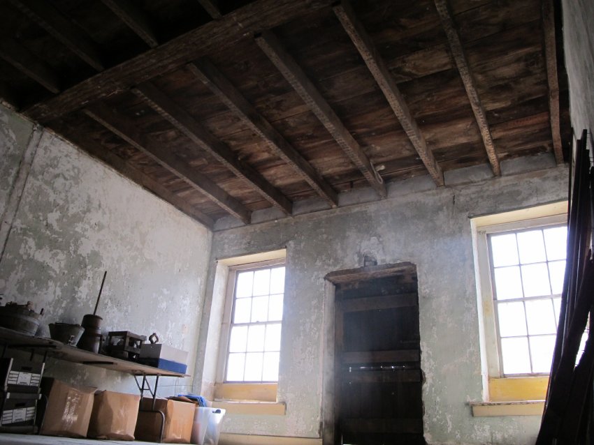 #11, 7690-Amity store warehouse, un-beaded joists, summer beam