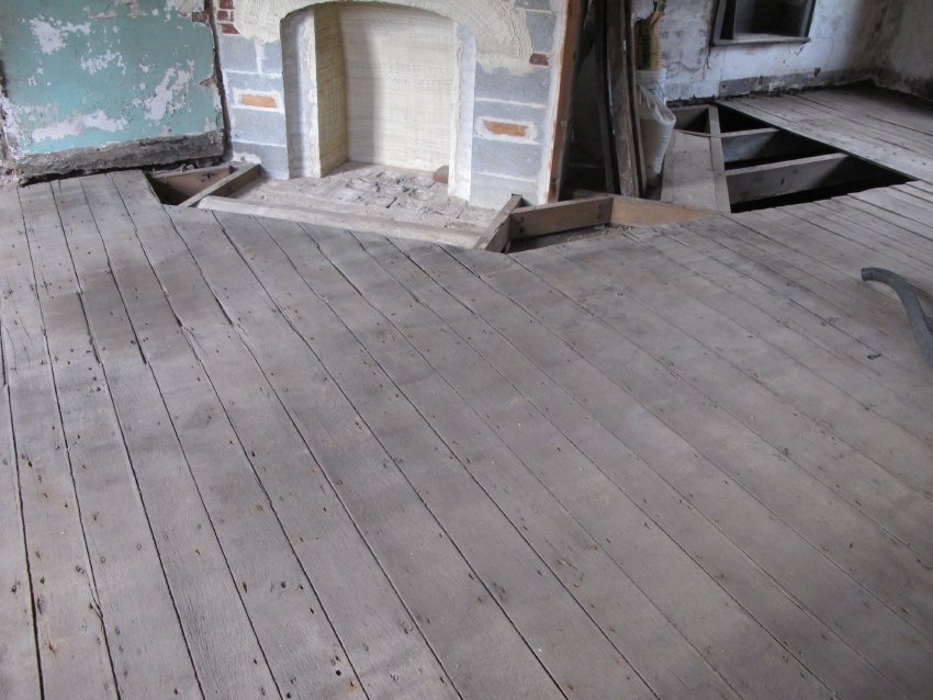 #3, 7538-Uniform-width floor boards in Douglass front ("best") parlor