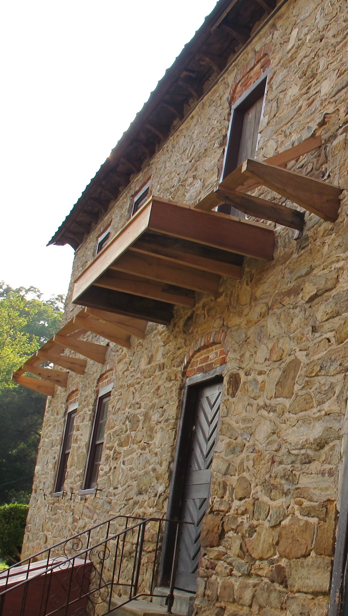#4, 4621: Cantilevered joist-extension supports ["outlookers"]