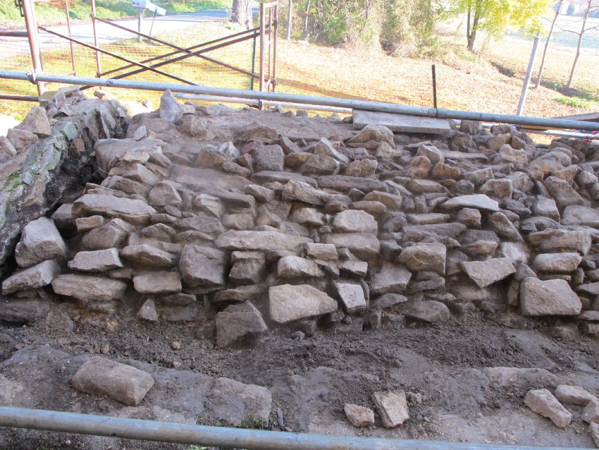 #8, photo 6739: un-mortared stones laid on top of cellar vault