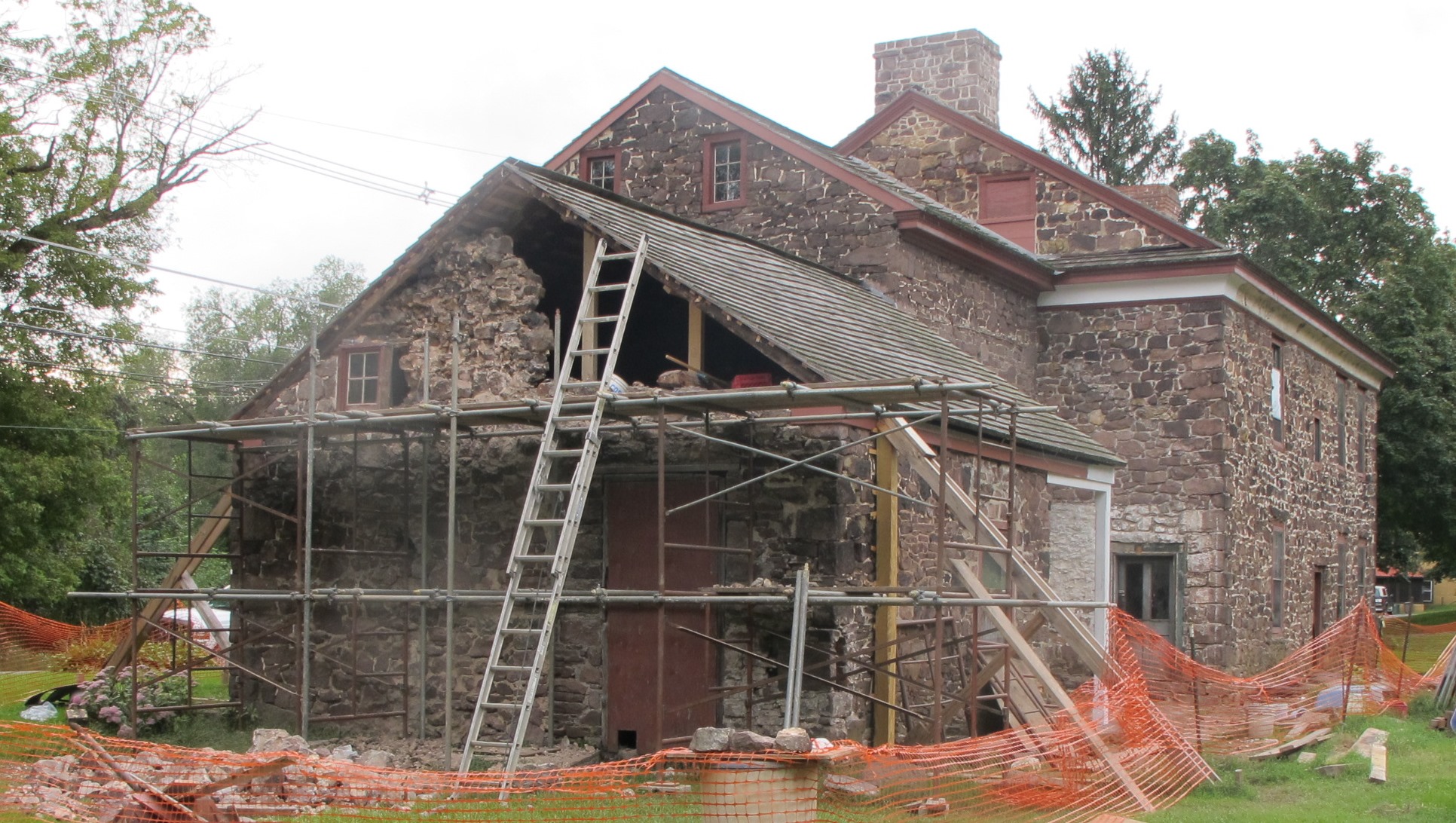 Image #2: 6117: Nearing closure of gable-end