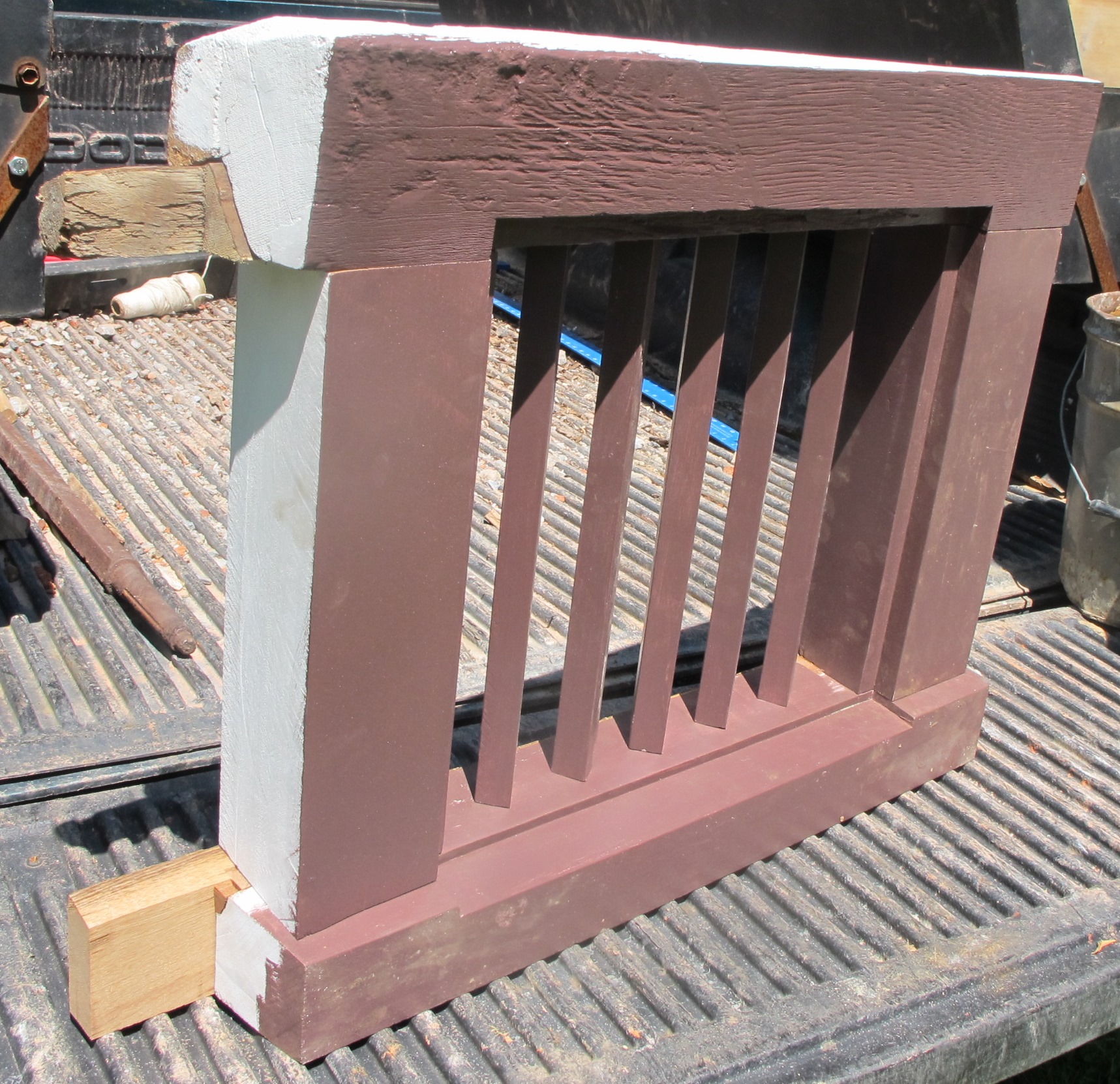 #7, 8527: Keim cellar window frame,painted, anchor-ears