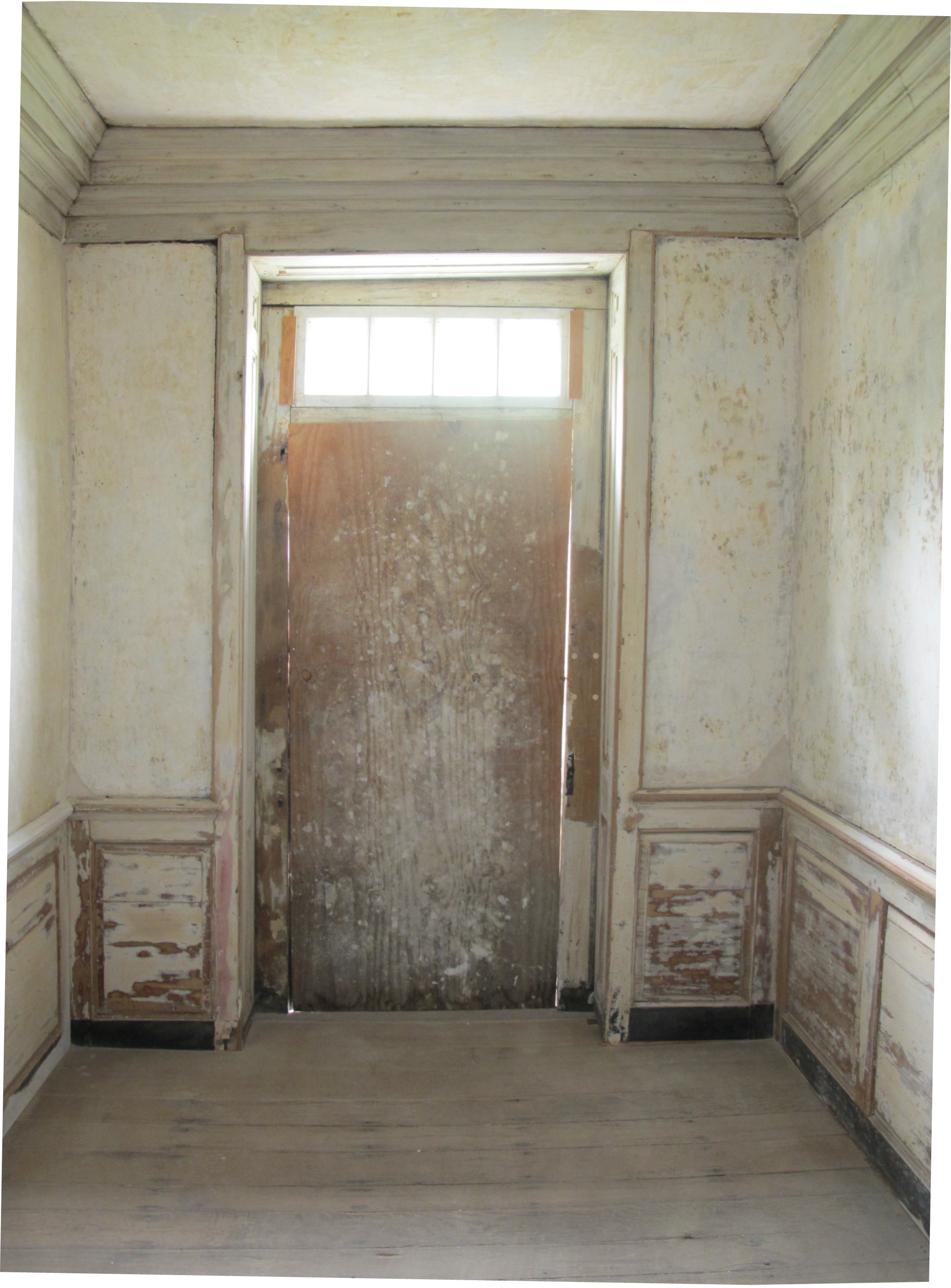 #3, 9522: Center-passage doorway, wainscot panels, cornice
