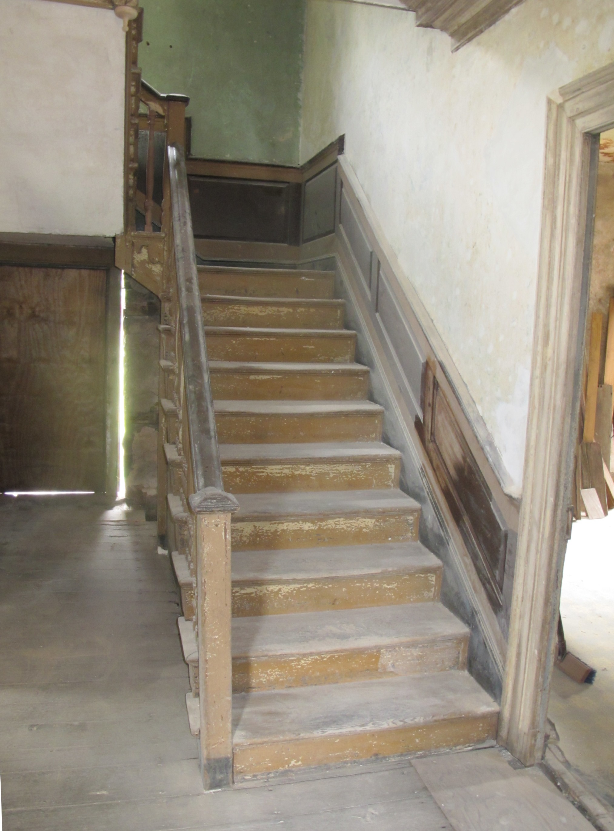 #4, 9531: Douglass staircase, back doorway, kitchen door
