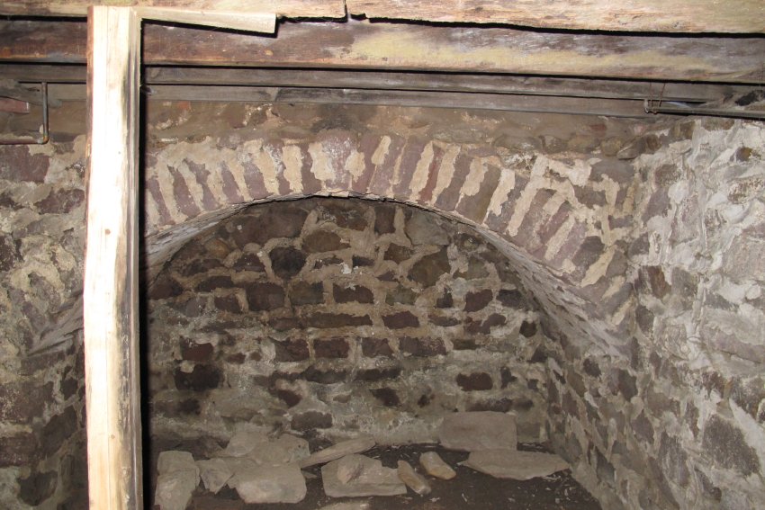 #9: Fireplace support vault under kitchen