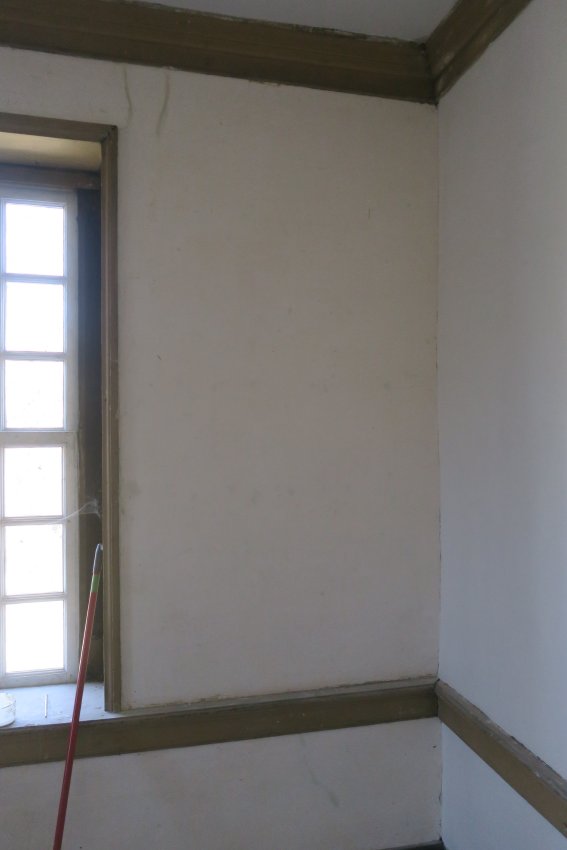 #6: Original 1765 plaster in chamber [left of corner]