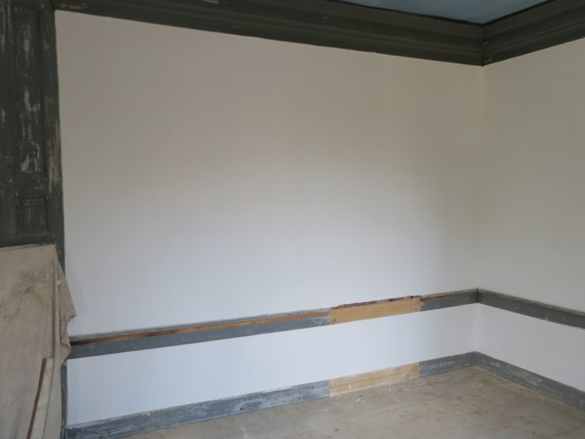 #7: Freshly plastered chamber walls