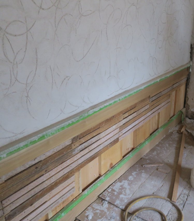 #5: Wainscot in store partly lathed; scratch coat above chair rail