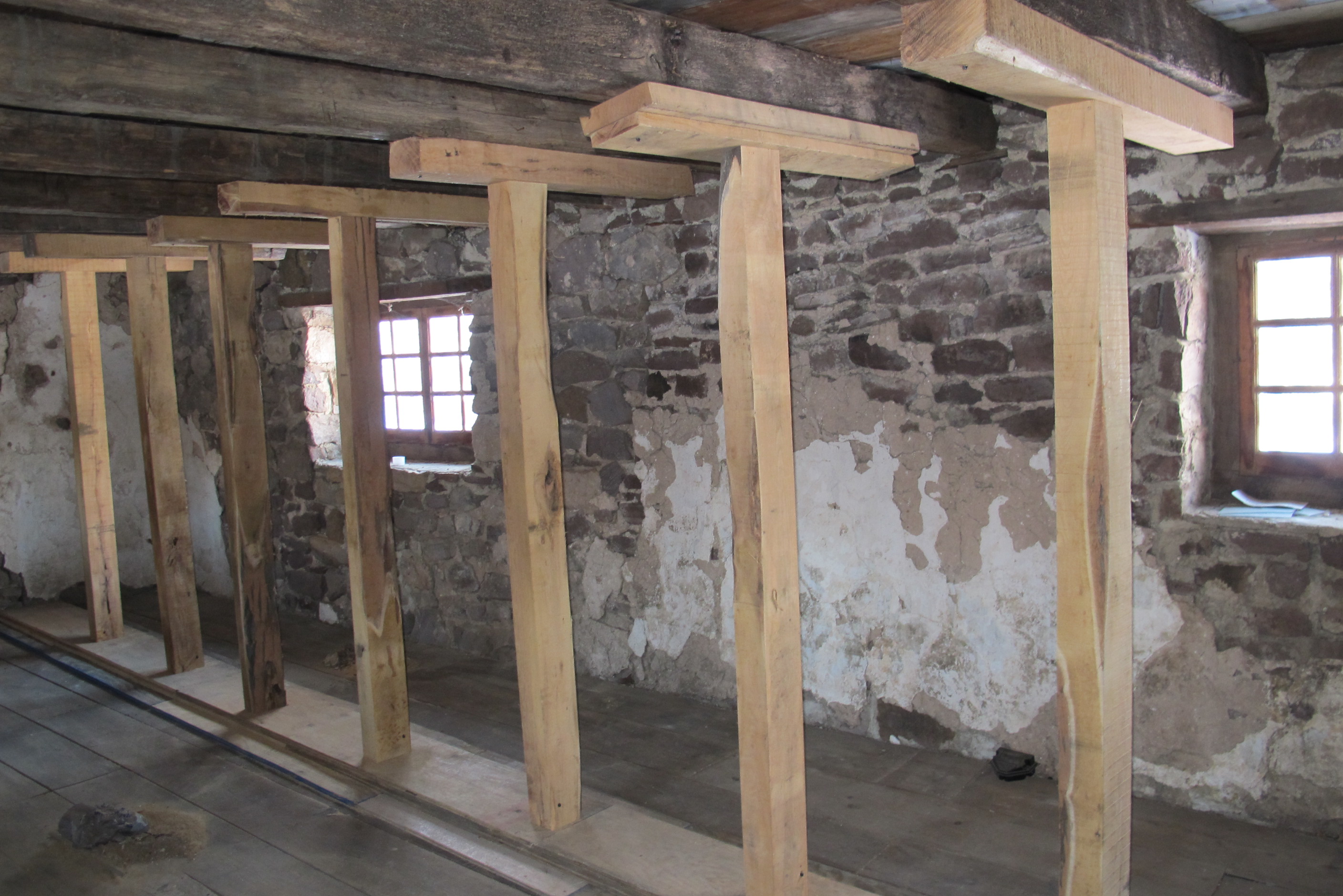 #7: 2d floor shoring posts with header-shims under joists