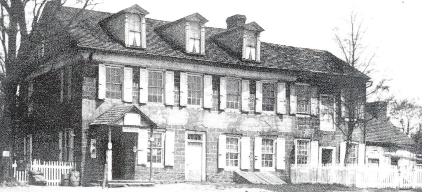 c. 1910 photo, with all 3 Federal dormers in place